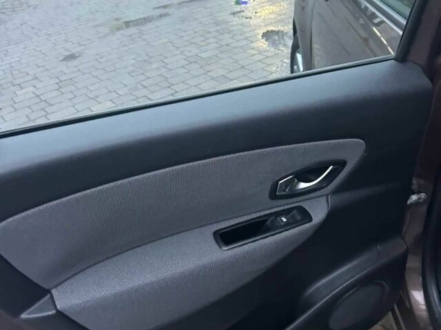 Коричневый Рено Сценик III, объемом двигателя 1.5 л и пробегом 260 тыс. км за 7500 $, фото 2 на Automoto.ua