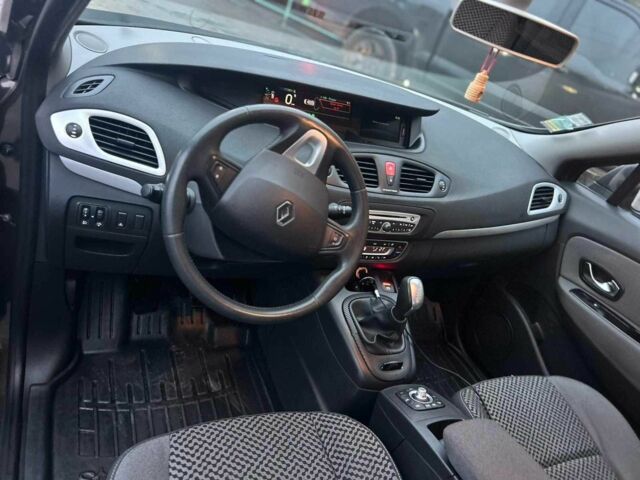 Коричневый Рено Сценик III, объемом двигателя 1.5 л и пробегом 260 тыс. км за 7500 $, фото 4 на Automoto.ua