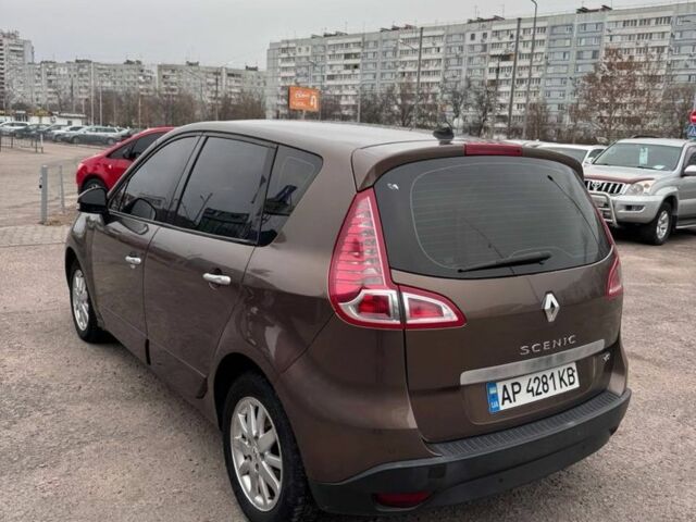 Коричневый Рено Сценик III, объемом двигателя 1.5 л и пробегом 239 тыс. км за 7999 $, фото 5 на Automoto.ua