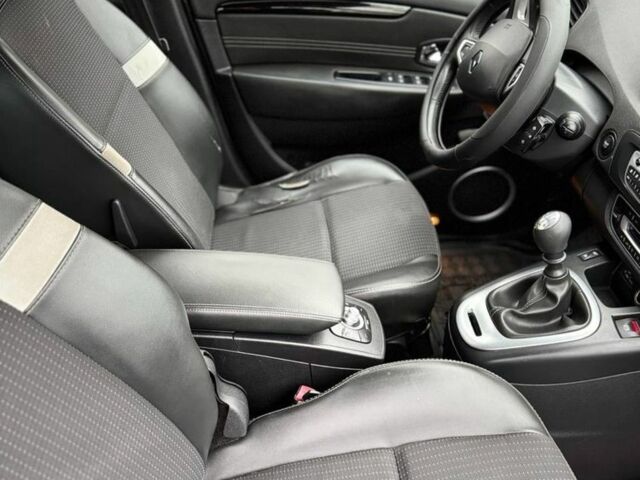 Коричневий Рено Сценік III, об'ємом двигуна 1.5 л та пробігом 276 тис. км за 7300 $, фото 4 на Automoto.ua