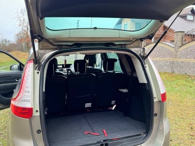 Коричневий Рено Сценік III, об'ємом двигуна 1.5 л та пробігом 276 тис. км за 7300 $, фото 9 на Automoto.ua