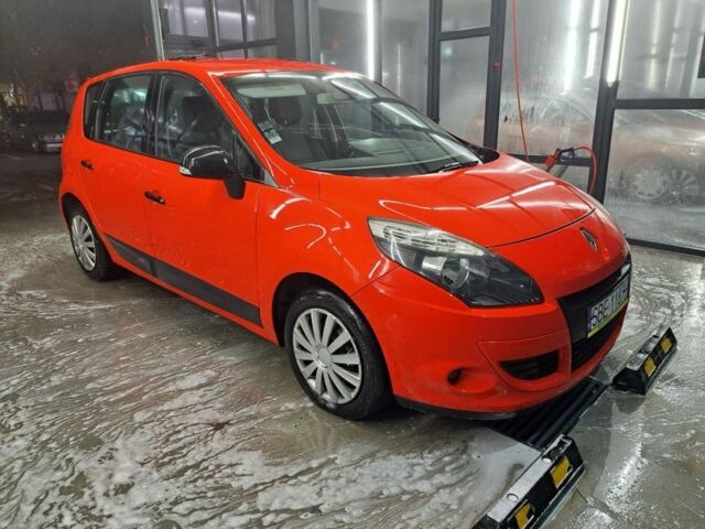 Красный Рено Сценик III, объемом двигателя 1.5 л и пробегом 242 тыс. км за 2750 $, фото 5 на Automoto.ua