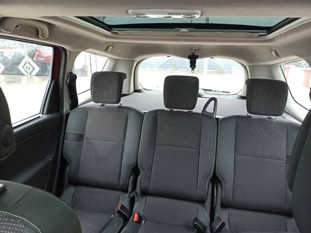 Красный Рено Сценик III, объемом двигателя 1.5 л и пробегом 224 тыс. км за 7600 $, фото 3 на Automoto.ua