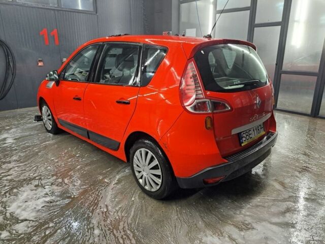 Красный Рено Сценик III, объемом двигателя 1.5 л и пробегом 242 тыс. км за 2750 $, фото 1 на Automoto.ua