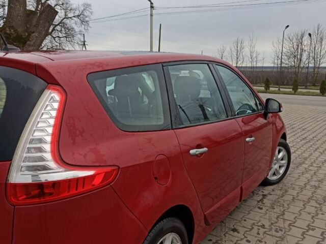 Красный Рено Сценик III, объемом двигателя 1.5 л и пробегом 224 тыс. км за 7600 $, фото 6 на Automoto.ua