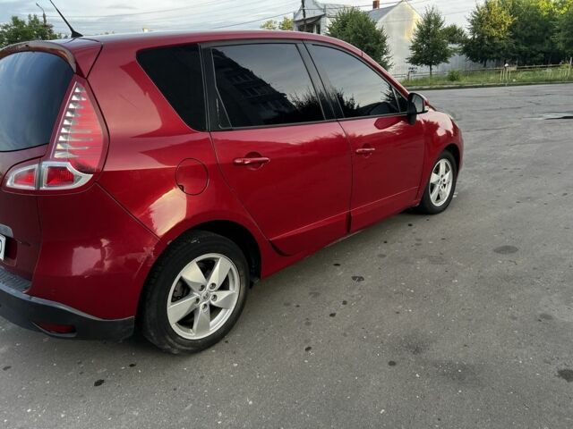 Красный Рено Сценик III, объемом двигателя 1.5 л и пробегом 300 тыс. км за 5800 $, фото 3 на Automoto.ua