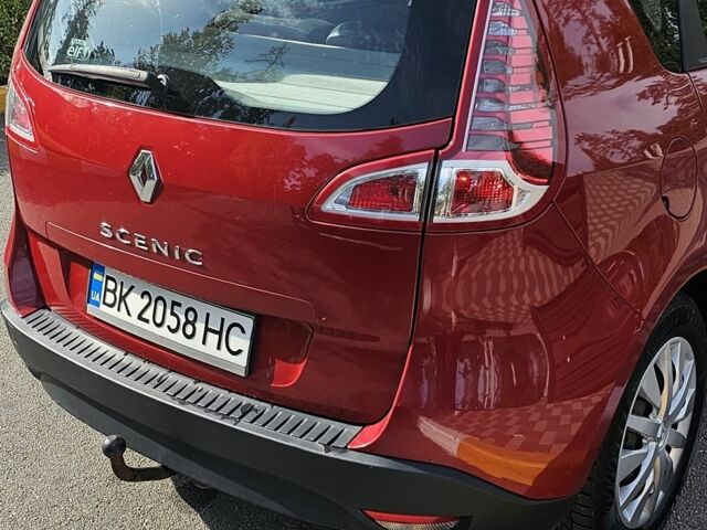 Красный Рено Сценик III, объемом двигателя 2 л и пробегом 224 тыс. км за 8356 $, фото 6 на Automoto.ua