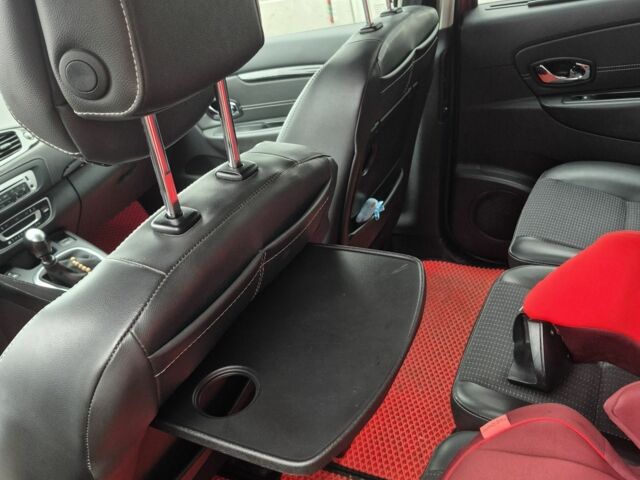 Червоний Рено Сценік III, об'ємом двигуна 1.6 л та пробігом 237 тис. км за 7500 $, фото 7 на Automoto.ua