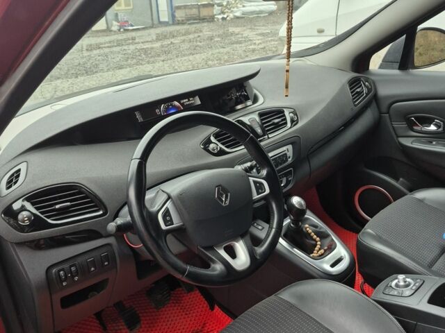 Червоний Рено Сценік III, об'ємом двигуна 1.6 л та пробігом 237 тис. км за 7500 $, фото 4 на Automoto.ua