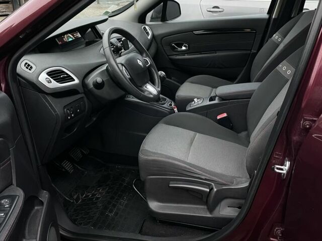 Червоний Рено Сценік III, об'ємом двигуна 1.5 л та пробігом 242 тис. км за 6800 $, фото 6 на Automoto.ua