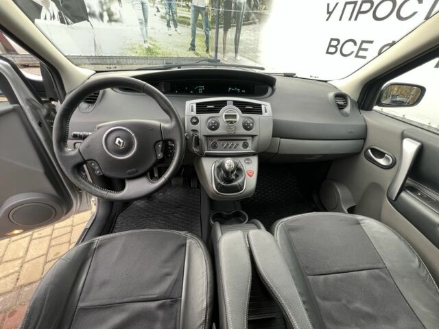 Серый Рено Сценик III, объемом двигателя 1.5 л и пробегом 190 тыс. км за 4200 $, фото 2 на Automoto.ua