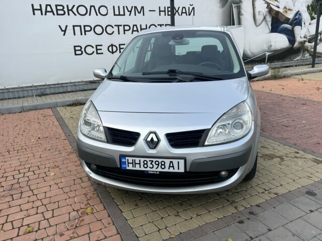 Серый Рено Сценик III, объемом двигателя 1.5 л и пробегом 190 тыс. км за 4200 $, фото 1 на Automoto.ua