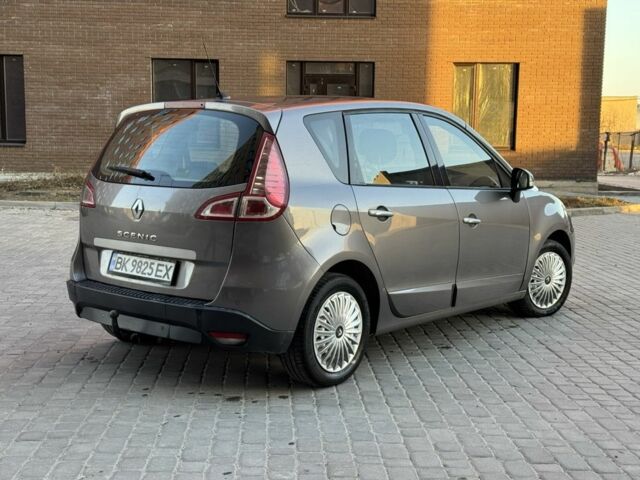 Серый Рено Сценик III, объемом двигателя 1.5 л и пробегом 265 тыс. км за 5350 $, фото 2 на Automoto.ua