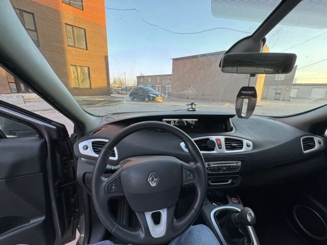 Серый Рено Сценик III, объемом двигателя 1.5 л и пробегом 265 тыс. км за 5350 $, фото 4 на Automoto.ua