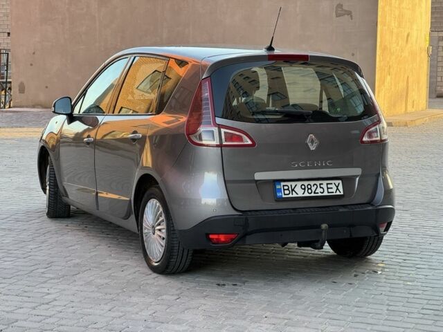 Серый Рено Сценик III, объемом двигателя 1.5 л и пробегом 265 тыс. км за 5350 $, фото 1 на Automoto.ua