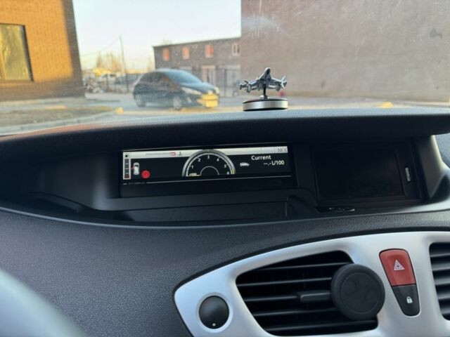 Серый Рено Сценик III, объемом двигателя 1.5 л и пробегом 265 тыс. км за 5350 $, фото 3 на Automoto.ua