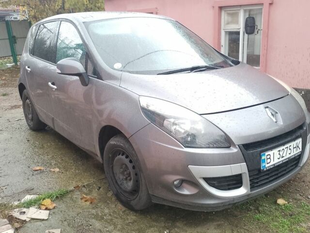 Рено Сценик III 2010 в Полтаве на Automoto.ua Серый Рено Сценик III, объемом двигателя 1.5 л и пробегом 204 тыс. км за 6500 $, фото 1 на Automoto.ua