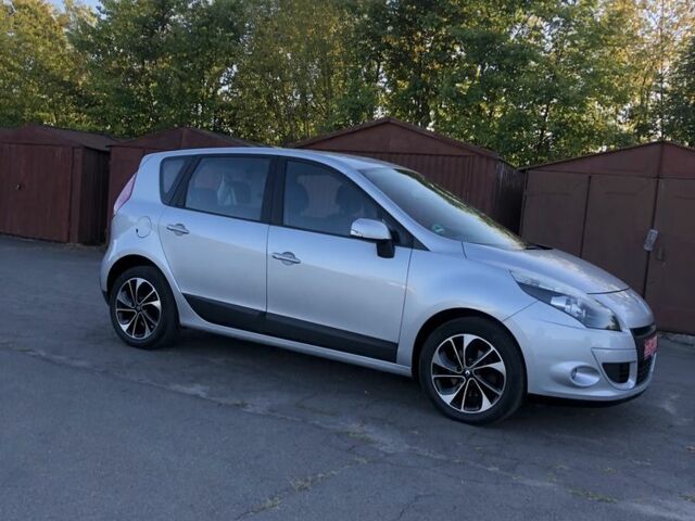 Сірий Рено Сценік III, об'ємом двигуна 0 л та пробігом 186 тис. км за 6600 $, фото 1 на Automoto.ua