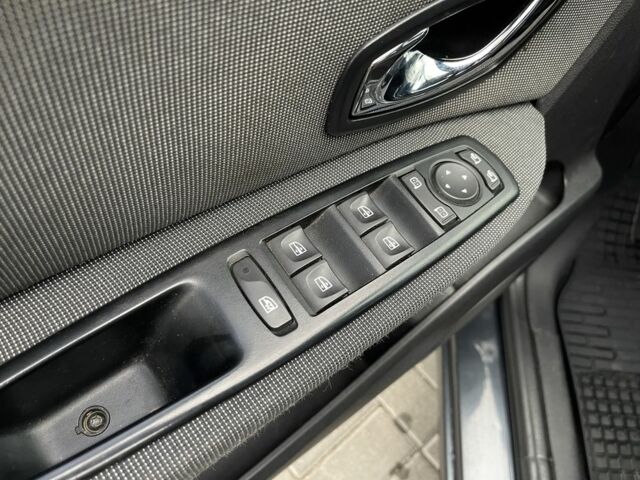 Сірий Рено Сценік III, об'ємом двигуна 1.5 л та пробігом 310 тис. км за 6700 $, фото 15 на Automoto.ua