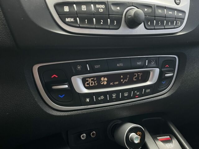 Сірий Рено Сценік III, об'ємом двигуна 1.5 л та пробігом 310 тис. км за 6700 $, фото 21 на Automoto.ua