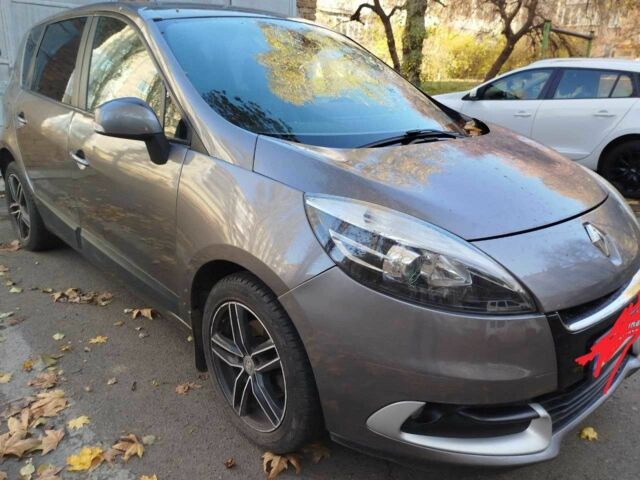 Серый Рено Сценик III, объемом двигателя 1.6 л и пробегом 226 тыс. км за 8500 $, фото 1 на Automoto.ua