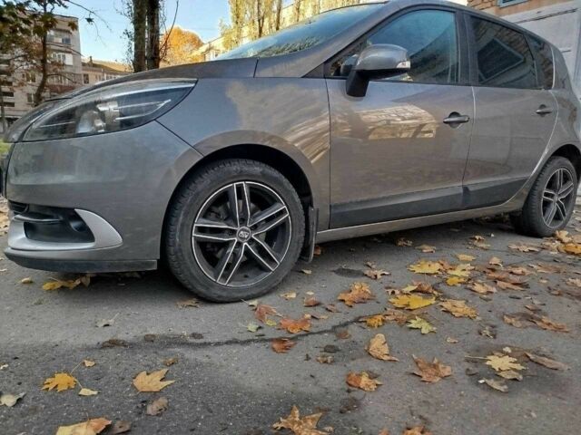 Серый Рено Сценик III, объемом двигателя 1.6 л и пробегом 226 тыс. км за 8500 $, фото 2 на Automoto.ua