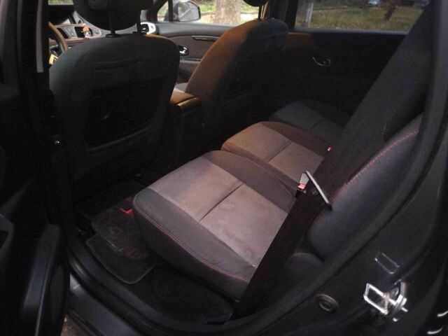 Серый Рено Сценик III, объемом двигателя 1.6 л и пробегом 226 тыс. км за 8500 $, фото 4 на Automoto.ua