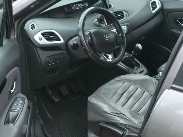 Серый Рено Сценик III, объемом двигателя 1.5 л и пробегом 251 тыс. км за 6800 $, фото 3 на Automoto.ua