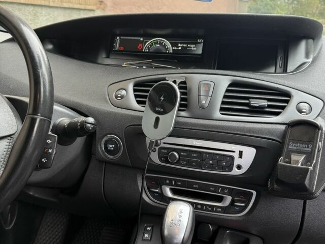 Сірий Рено Сценік III, об'ємом двигуна 1.5 л та пробігом 220 тис. км за 8500 $, фото 5 на Automoto.ua