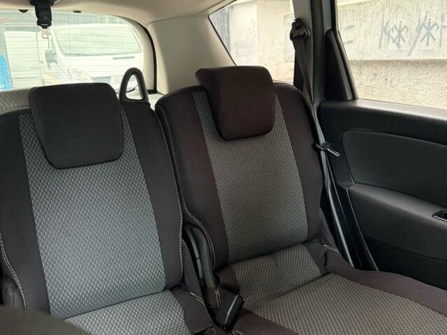 Сірий Рено Сценік III, об'ємом двигуна 1.5 л та пробігом 220 тис. км за 8500 $, фото 6 на Automoto.ua