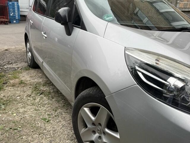 Сірий Рено Сценік III, об'ємом двигуна 1.5 л та пробігом 220 тис. км за 8500 $, фото 2 на Automoto.ua