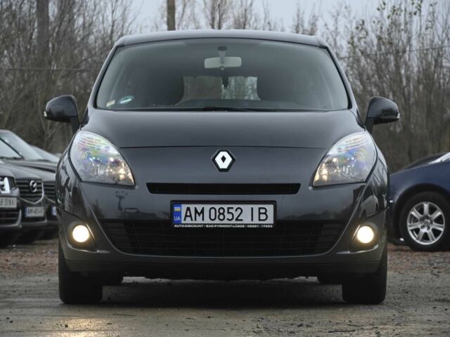 Серый Рено Сценик III, объемом двигателя 1.6 л и пробегом 206 тыс. км за 6999 $, фото 2 на Automoto.ua