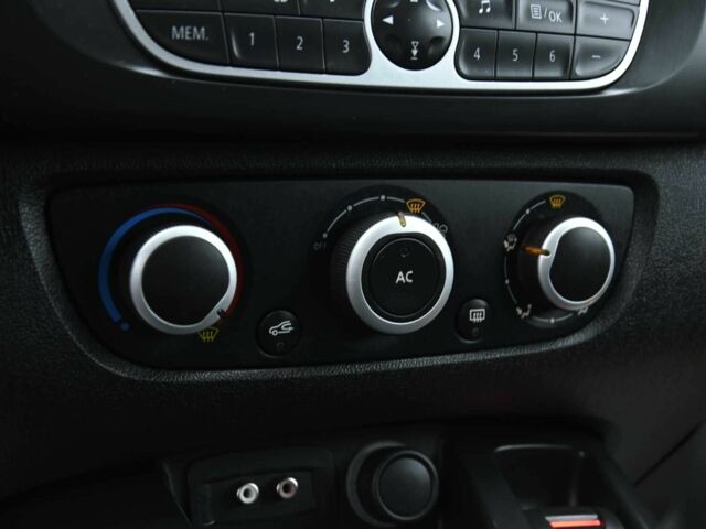 Серый Рено Сценик III, объемом двигателя 1.6 л и пробегом 206 тыс. км за 6999 $, фото 12 на Automoto.ua