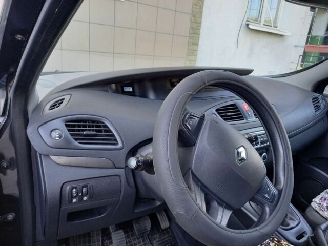 Серый Рено Сценик III, объемом двигателя 1.5 л и пробегом 229 тыс. км за 6700 $, фото 5 на Automoto.ua