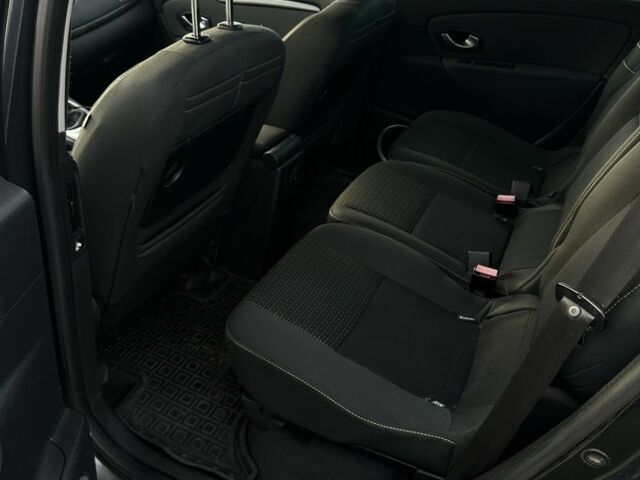 Серый Рено Сценик III, объемом двигателя 1.5 л и пробегом 203 тыс. км за 5700 $, фото 7 на Automoto.ua