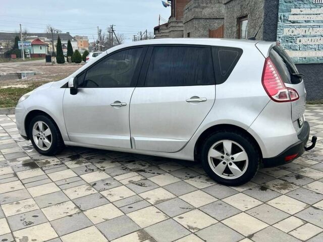 Серый Рено Сценик III, объемом двигателя 1.9 л и пробегом 260 тыс. км за 6550 $, фото 2 на Automoto.ua