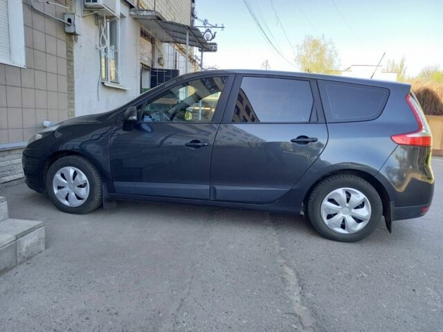 Серый Рено Сценик III, объемом двигателя 1.5 л и пробегом 229 тыс. км за 6700 $, фото 13 на Automoto.ua