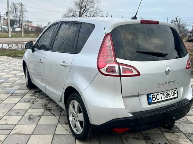 Серый Рено Сценик III, объемом двигателя 1.9 л и пробегом 260 тыс. км за 6550 $, фото 1 на Automoto.ua