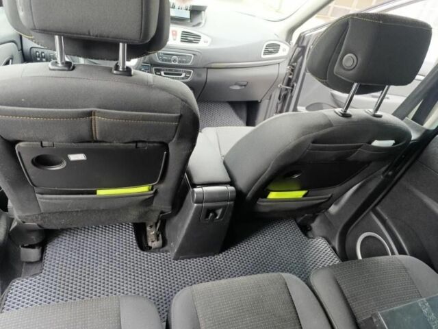 Серый Рено Сценик III, объемом двигателя 1.9 л и пробегом 300 тыс. км за 7000 $, фото 11 на Automoto.ua