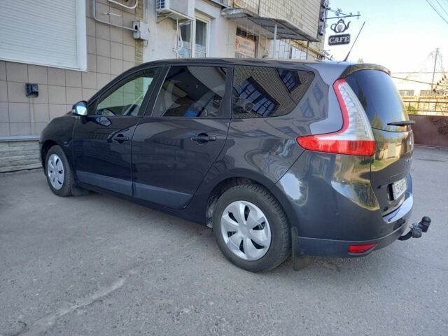 Серый Рено Сценик III, объемом двигателя 1.5 л и пробегом 229 тыс. км за 6700 $, фото 12 на Automoto.ua