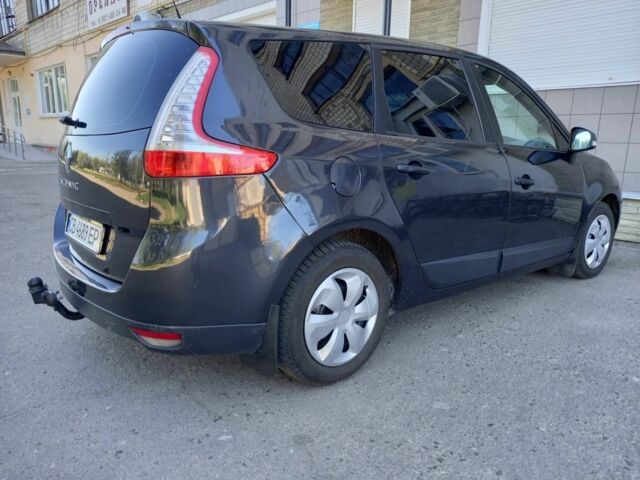 Серый Рено Сценик III, объемом двигателя 1.5 л и пробегом 229 тыс. км за 6700 $, фото 2 на Automoto.ua