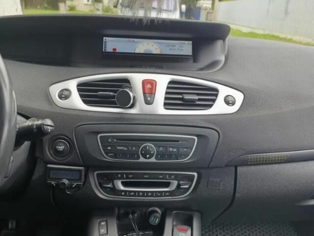 Серый Рено Сценик III, объемом двигателя 1.9 л и пробегом 300 тыс. км за 7000 $, фото 6 на Automoto.ua