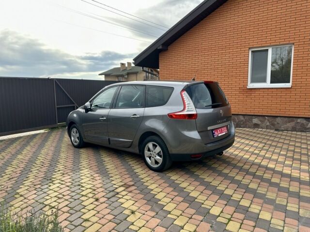 Серый Рено Сценик III, объемом двигателя 1.5 л и пробегом 245 тыс. км за 6300 $, фото 5 на Automoto.ua