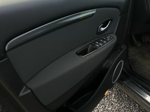 Серый Рено Сценик III, объемом двигателя 1.5 л и пробегом 203 тыс. км за 5700 $, фото 4 на Automoto.ua