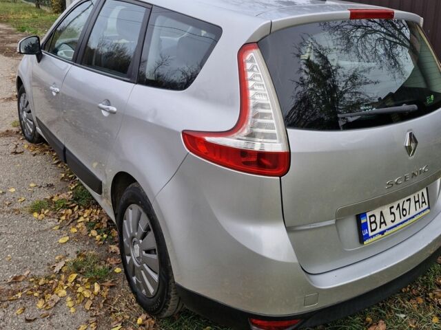 Сірий Рено Сценік III, об'ємом двигуна 1.5 л та пробігом 290 тис. км за 6300 $, фото 4 на Automoto.ua
