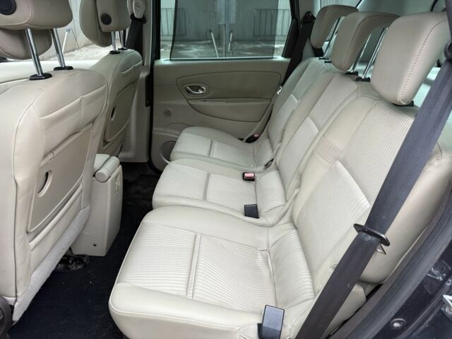 Серый Рено Сценик III, объемом двигателя 1.5 л и пробегом 208 тыс. км за 5700 $, фото 14 на Automoto.ua