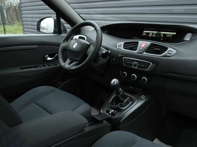 Серый Рено Сценик III, объемом двигателя 1.6 л и пробегом 206 тыс. км за 6999 $, фото 19 на Automoto.ua