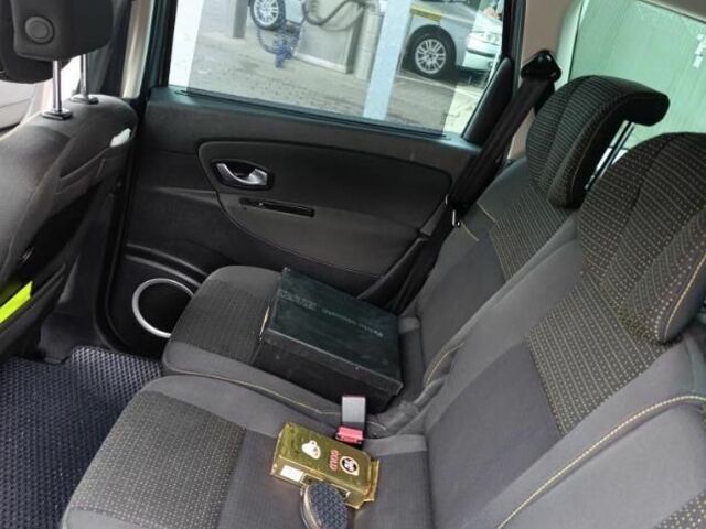 Серый Рено Сценик III, объемом двигателя 1.9 л и пробегом 300 тыс. км за 7000 $, фото 8 на Automoto.ua