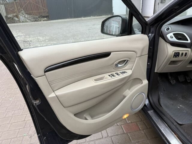 Серый Рено Сценик III, объемом двигателя 1.5 л и пробегом 208 тыс. км за 5700 $, фото 17 на Automoto.ua