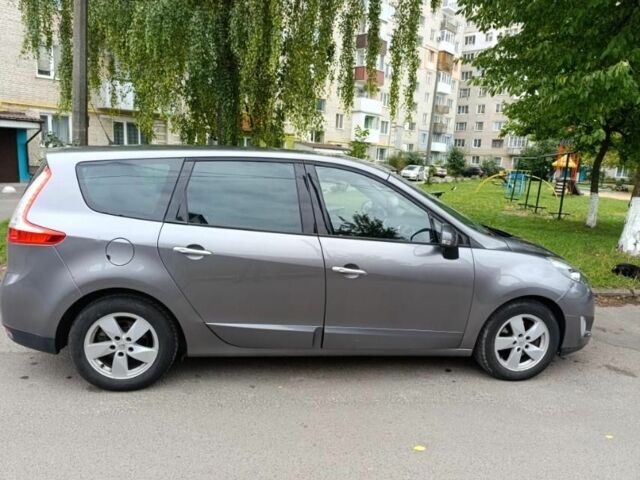 Серый Рено Сценик III, объемом двигателя 1.9 л и пробегом 300 тыс. км за 7000 $, фото 1 на Automoto.ua